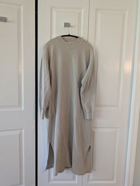 Pre Loved Canadian Slow Fashion Brand.
